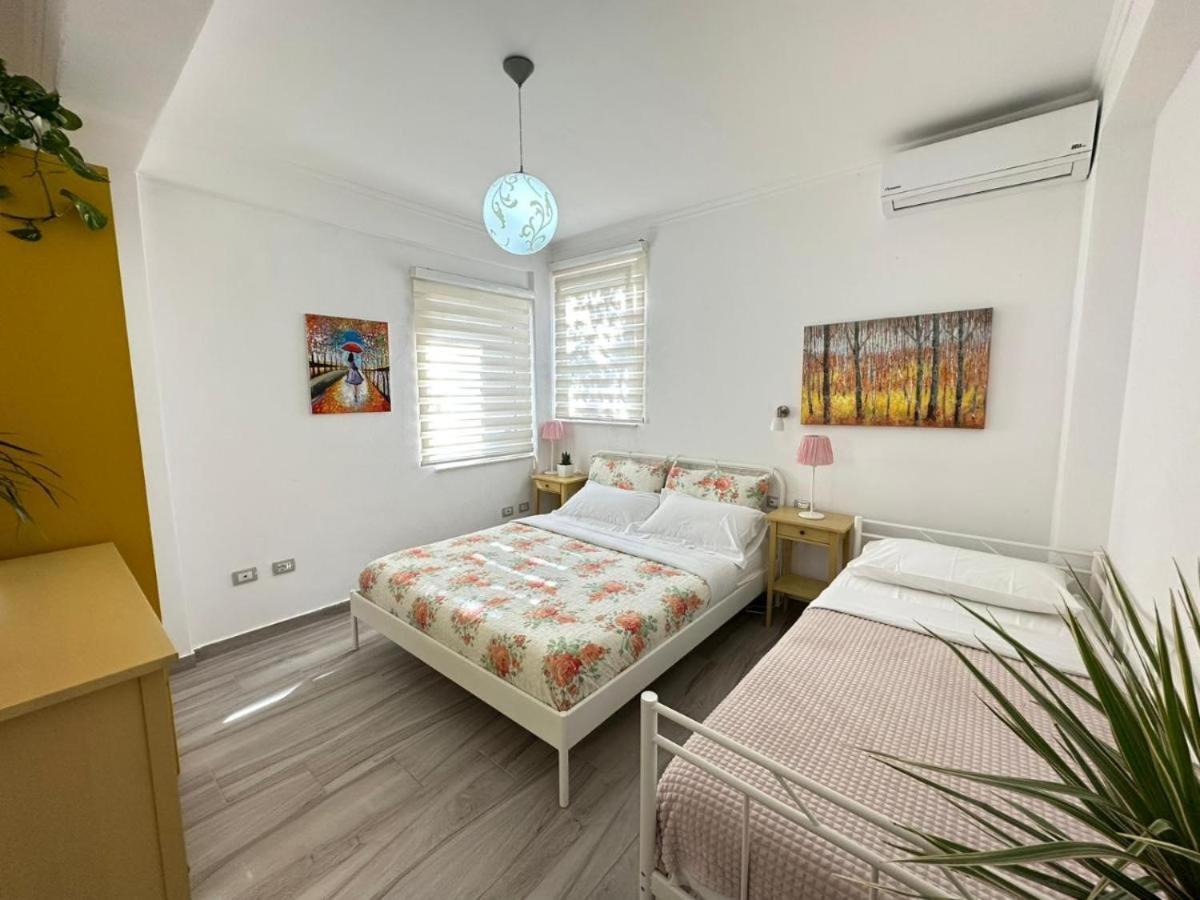 Sofia'S Holiday Apartment Vlore Ngoại thất bức ảnh