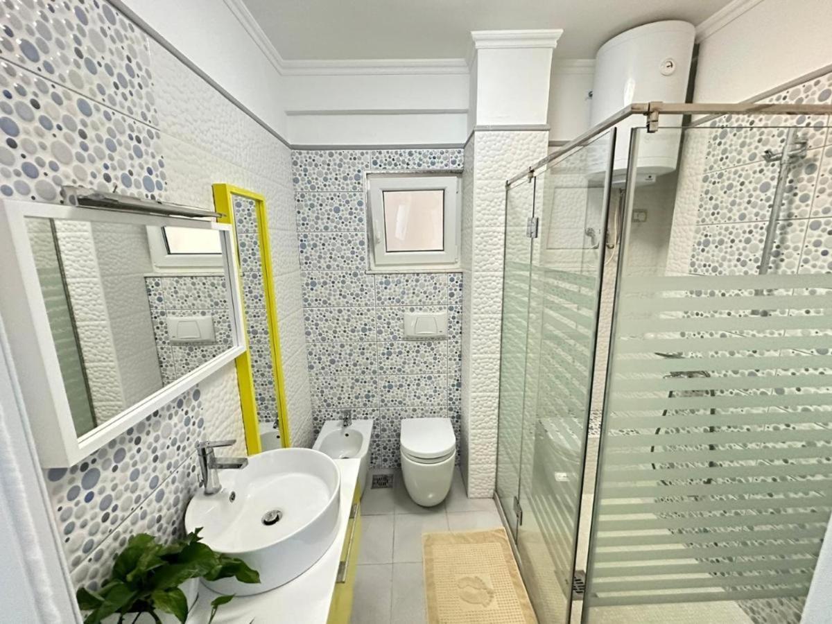 Sofia'S Holiday Apartment Vlore Ngoại thất bức ảnh