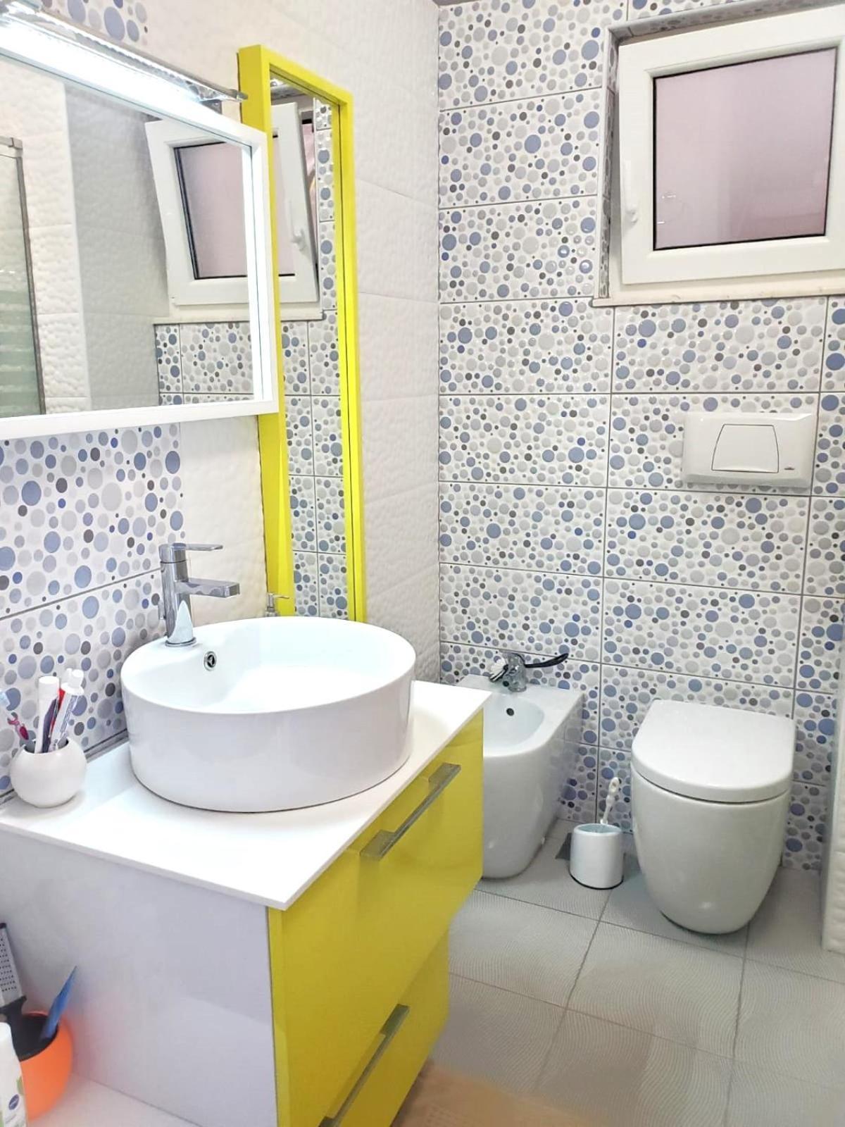 Sofia'S Holiday Apartment Vlore Ngoại thất bức ảnh