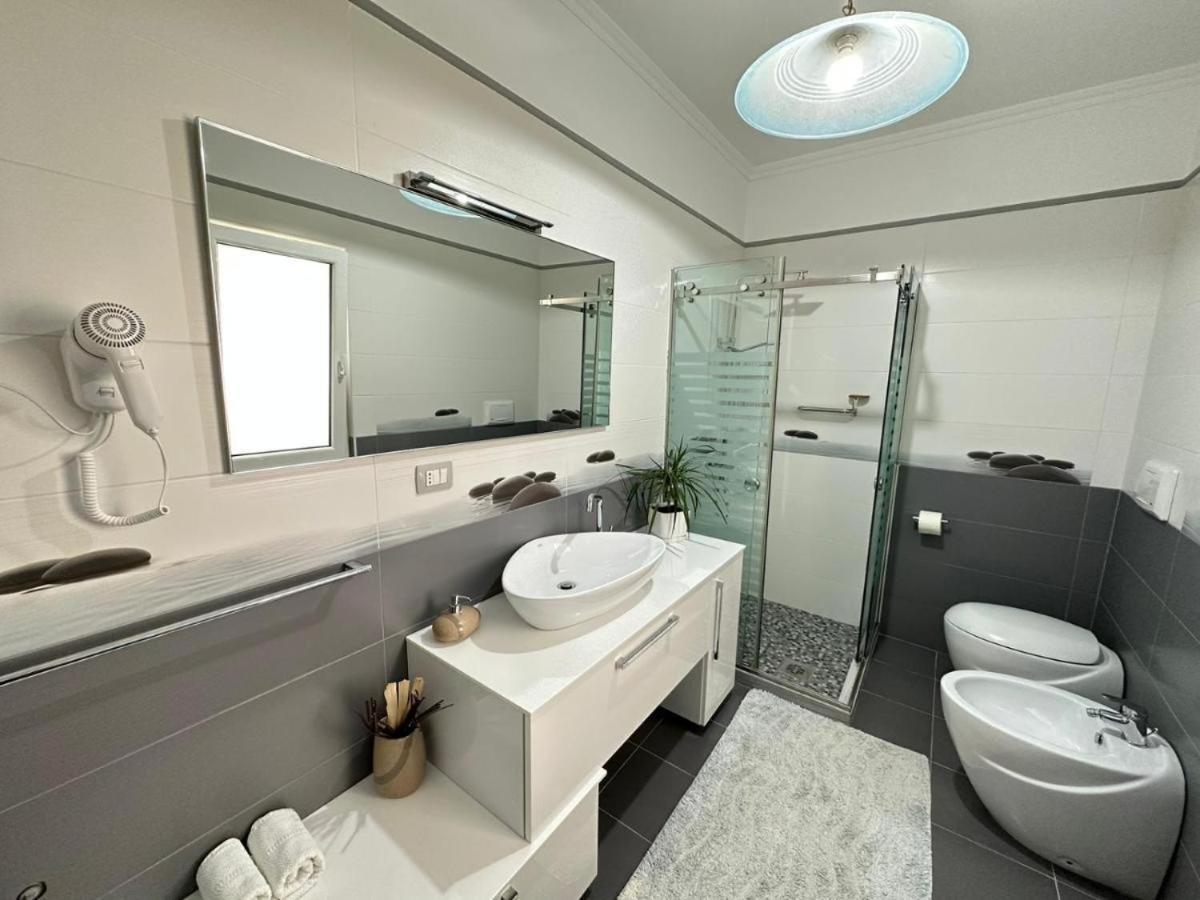 Sofia'S Holiday Apartment Vlore Ngoại thất bức ảnh