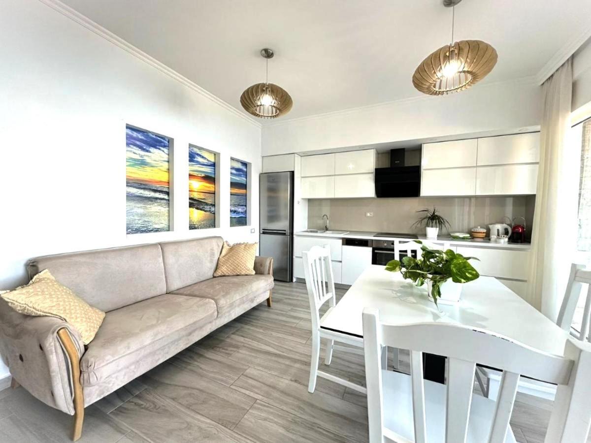 Sofia'S Holiday Apartment Vlore Ngoại thất bức ảnh