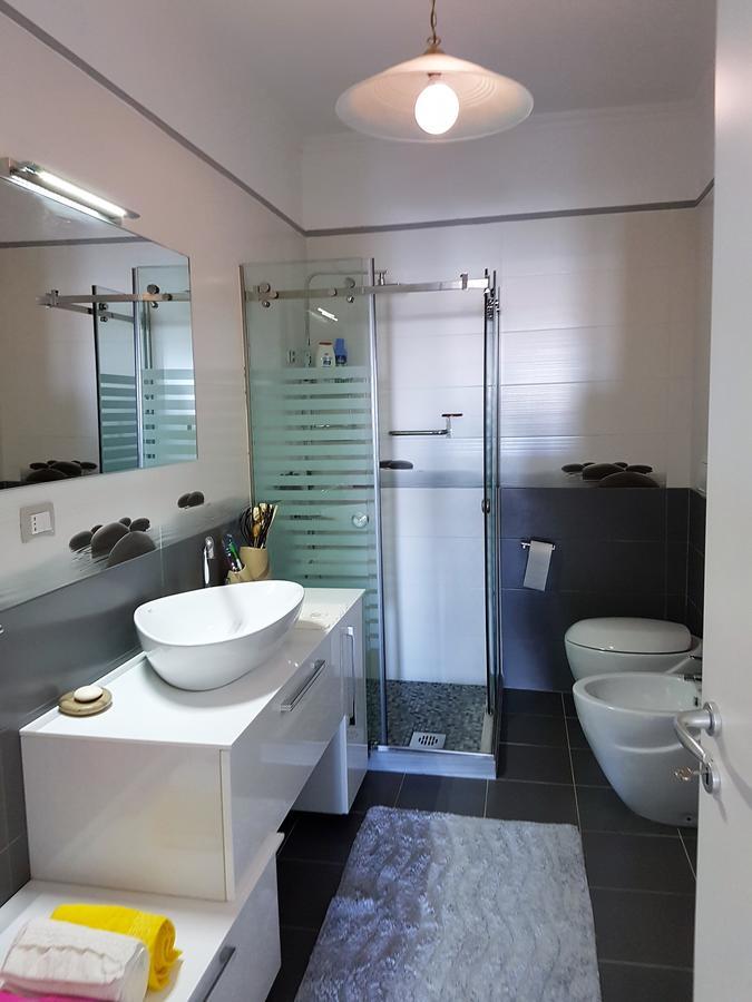 Sofia'S Holiday Apartment Vlore Ngoại thất bức ảnh