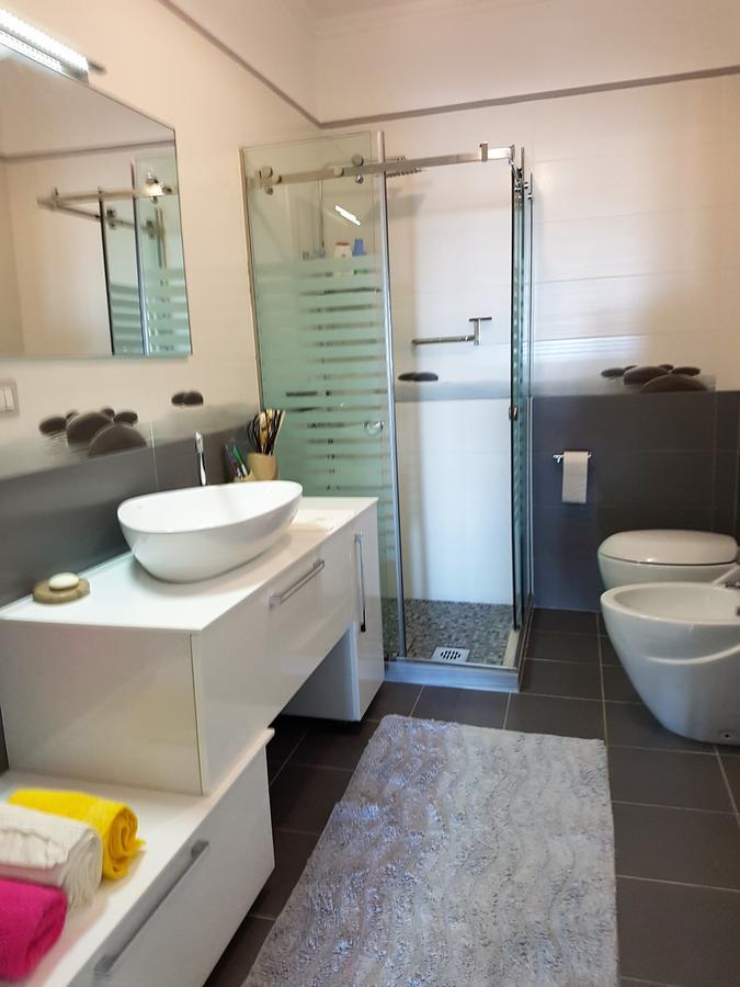 Sofia'S Holiday Apartment Vlore Ngoại thất bức ảnh