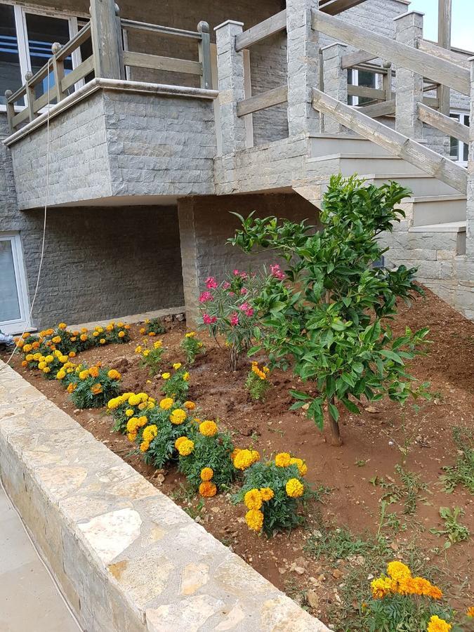 Sofia'S Holiday Apartment Vlore Ngoại thất bức ảnh
