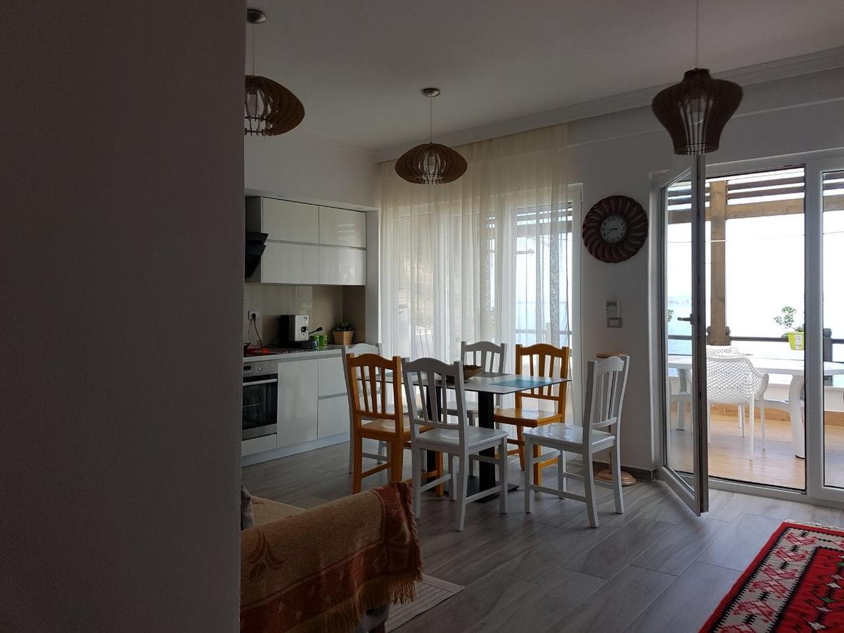 Sofia'S Holiday Apartment Vlore Ngoại thất bức ảnh